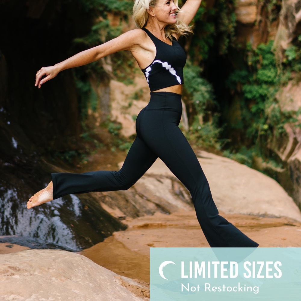Zyia Black Flare Light n Tight Hi-Rise Legging